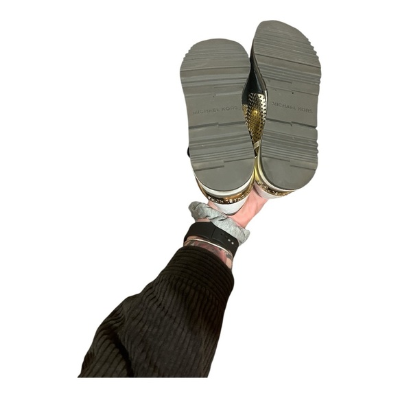 MICHAEL KORS SNEAKERS - Picture 7 of 9